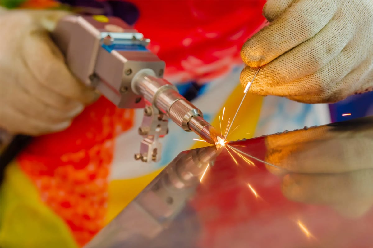 Quels sont les facteurs qui affectent l'épaisseur du soudage laser