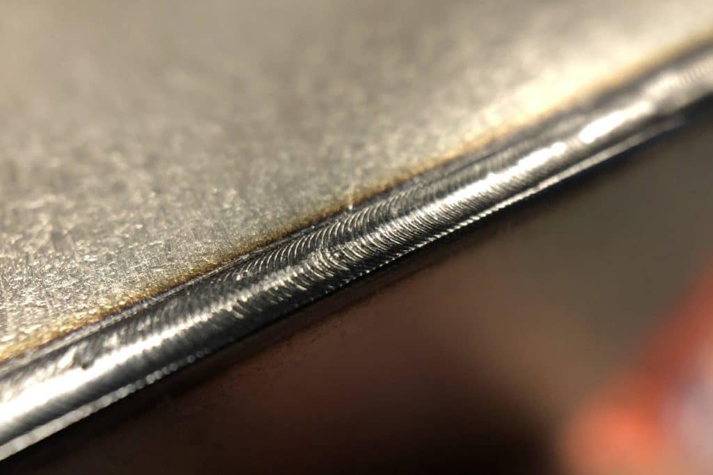 Come la saldatura laser ottiene la fusione profonda dei materiali