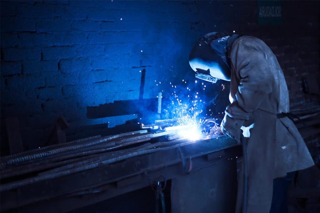 ¿Cómo afecta la soldadura láser a la zona afectada por el calor (ZAT)?