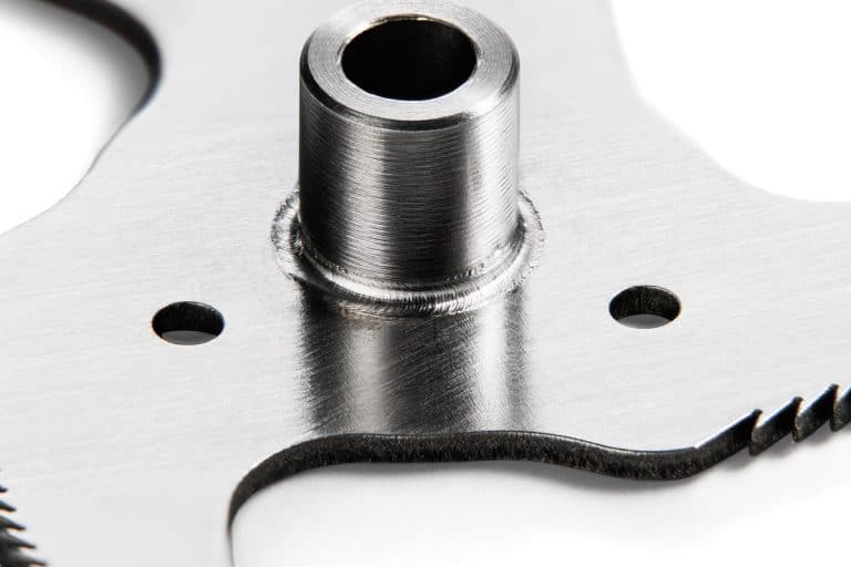 Hiểu tác động của hàn laser lên tính chất cơ học của vật liệu hàn