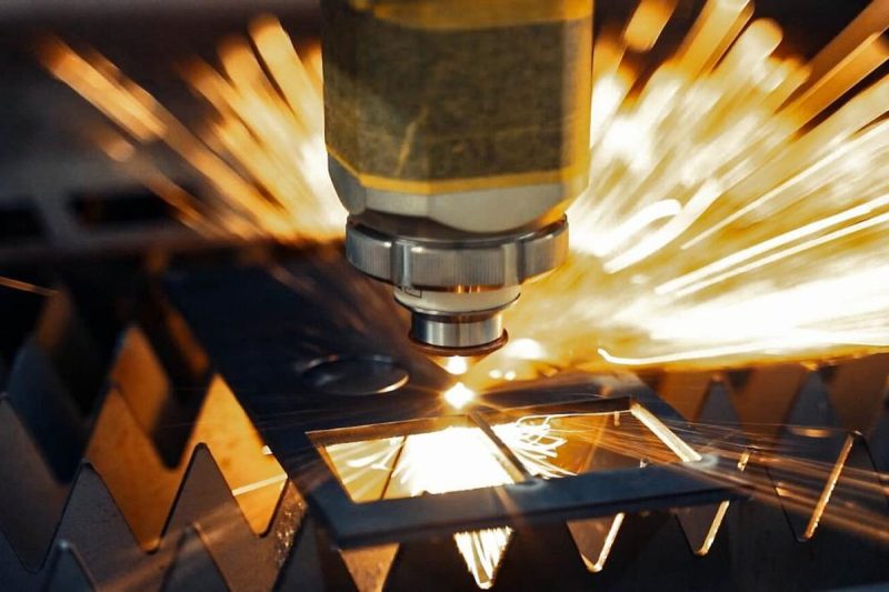 Advantages and Disadvantages of Long Focal Length Lenses