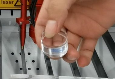 Próbki cięcia laserem CO2