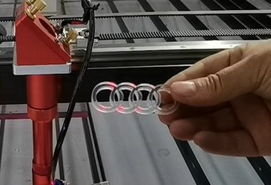 Próbki cięcia laserem CO2