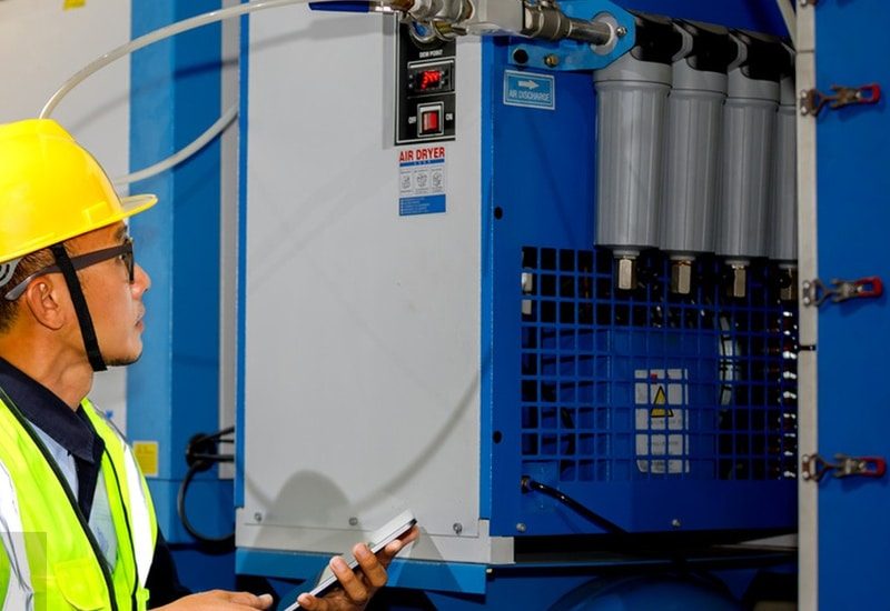 Wartung von Kühlsystemen und Zusatzausrüstung