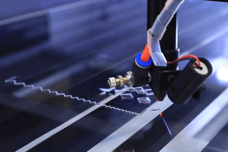 Cutting Area – Workbench Size Determines Your Capabilities