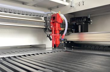 Considerazioni e normative ambientali per l'utilizzo di macchine per il taglio laser a CO2
