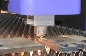 Comment la découpe laser améliore-t-elle l'efficacité et la productivité de la fabrication