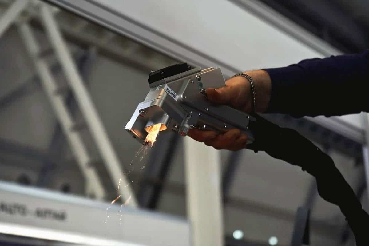 Jak konserwować układ chłodzenia urządzenia do czyszczenia laserowego