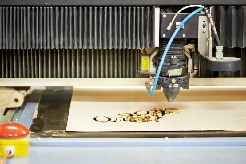 How to Select the Right CO2 Laser Generator for Your Material Requirements