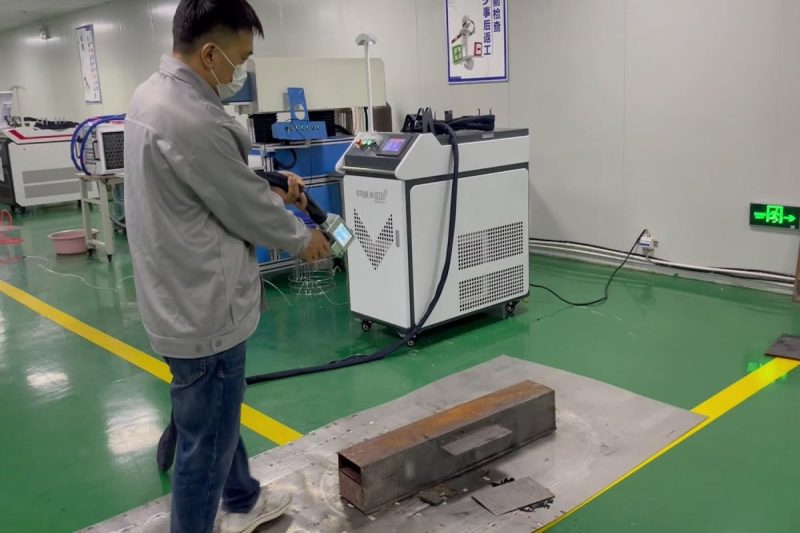Các yếu tố chính ảnh hưởng đến giá máy làm sạch bằng laser