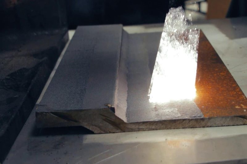 Medidas de mitigação que tornam a limpeza a laser mais segura e ecológica.