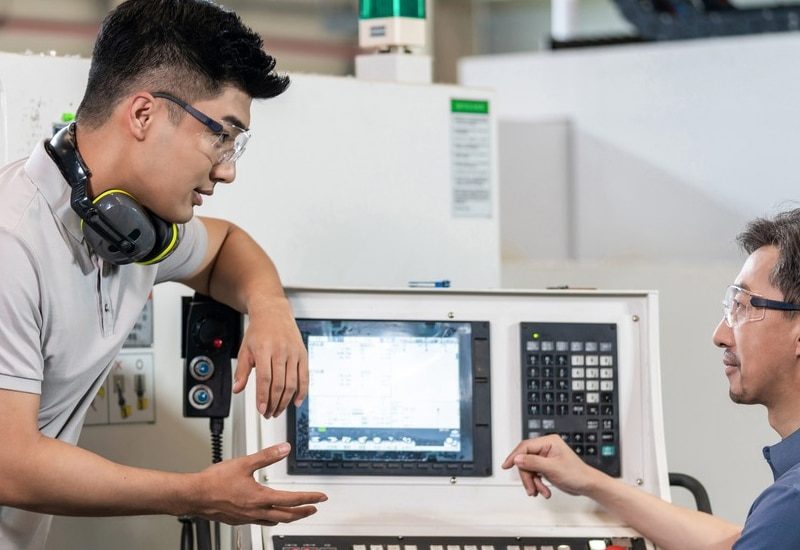 Поддержка при запуске оператора и первоначальное техническое сопровождение.