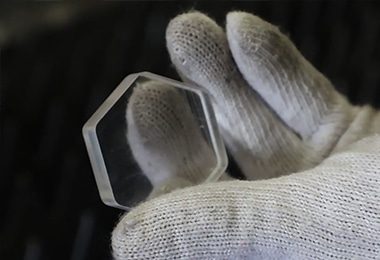 عينات قطع البلاستيك بالليزر