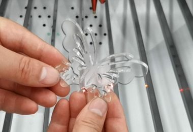 عينات قطع البلاستيك بالليزر