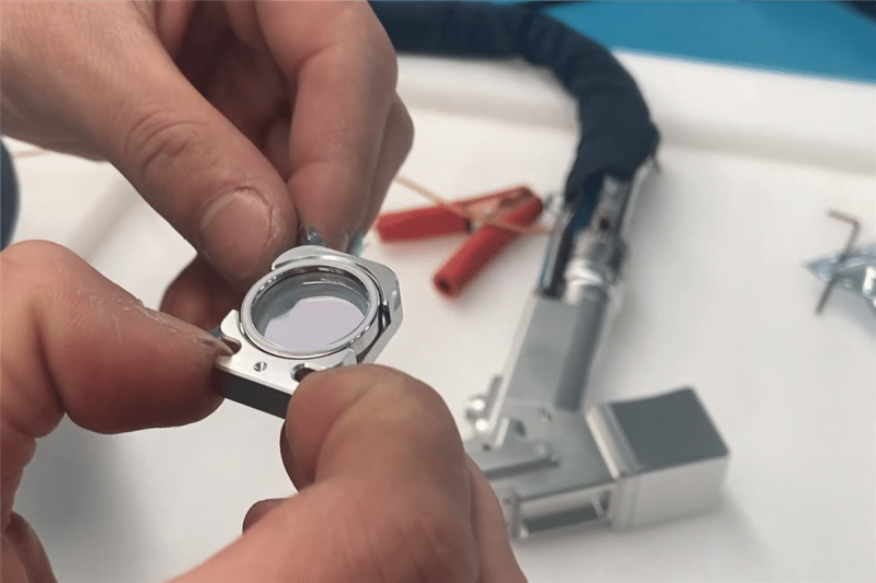 レーザー溶接機を使用する際の注意点は何ですか? AccTek レーザー