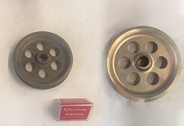 Campioni di pulizia con laser a impulsi