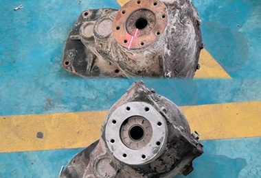 Campioni di pulizia con laser a impulsi