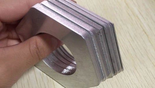 Campioni tagliati al laser su fibra ottica
