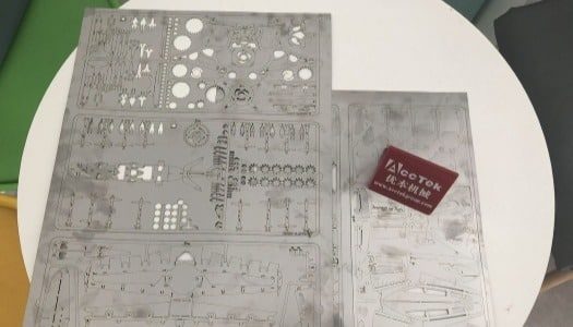Campioni tagliati al laser su fibra ottica