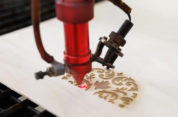 What Factors Should Be Considered When Selecting a CO2 Laser Cutting Machine