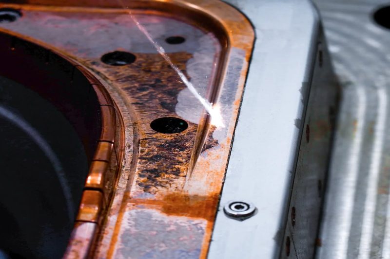 ¿Cuál es la vida útil esperada de una máquina de limpieza láser?
