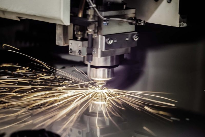What are the factors that affect the price of laser cutting machines